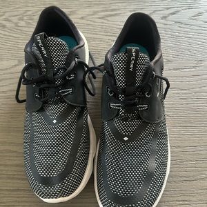 Men’s lightly used Sperry boat shoes